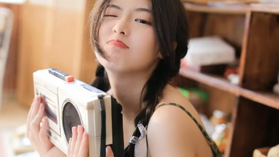 一夜爆火！新东方旗下直播公司成立6家分公司，6万/月招双语主播