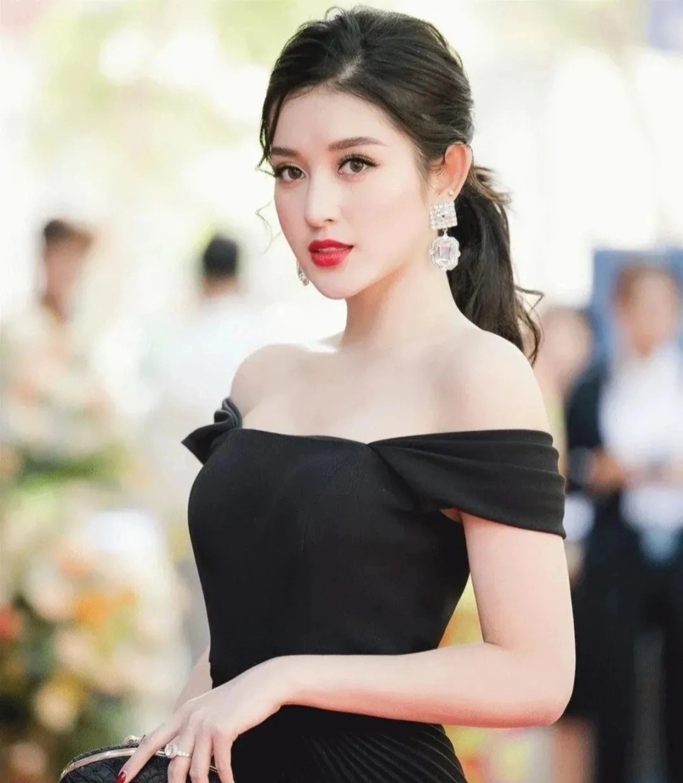 文章大女儿晒近照，16岁爱马漂亮气质，侧脸出镜超像妈妈马伊琍