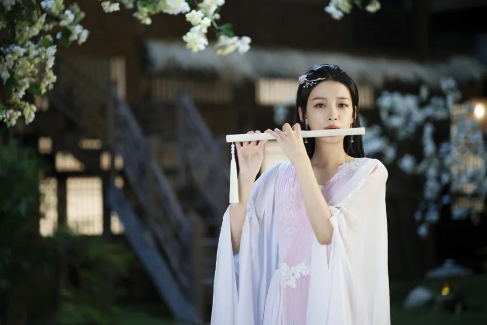 从《蓝色大门》到《白日焰火》，桂纶镁的多元魅力