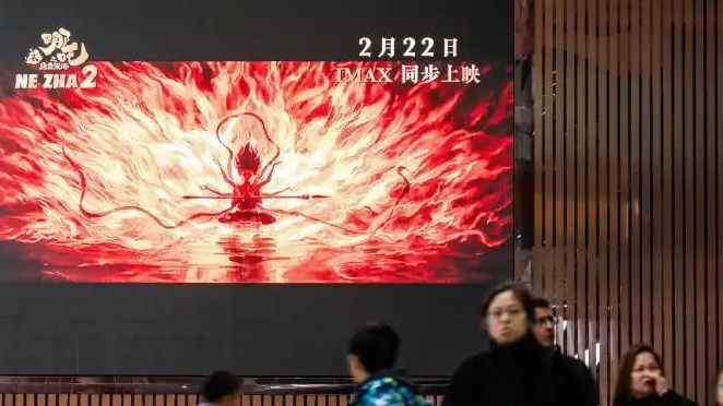 大S中学时颜值很普通，目测体重120斤，现在的小玥儿像极了妈妈