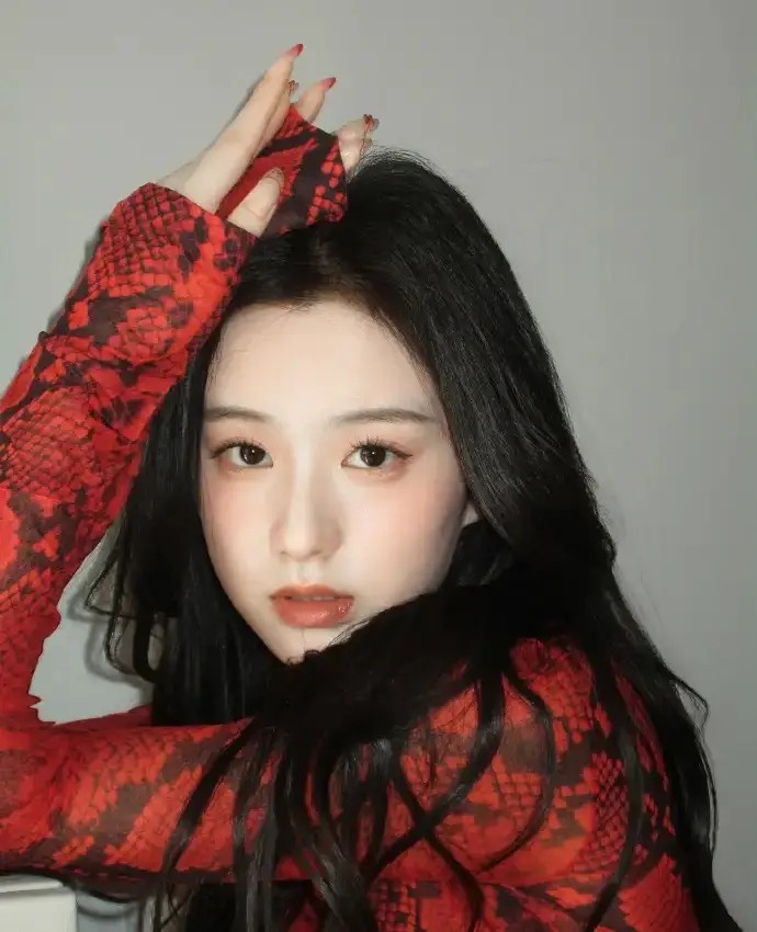 张凌赫徐若晗同框，宇宙火花全在这儿了！网友：求二搭焊死！