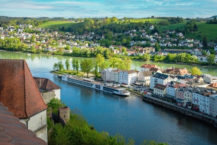 月入3千也能去的「平替瑞士」，把我骗惨了