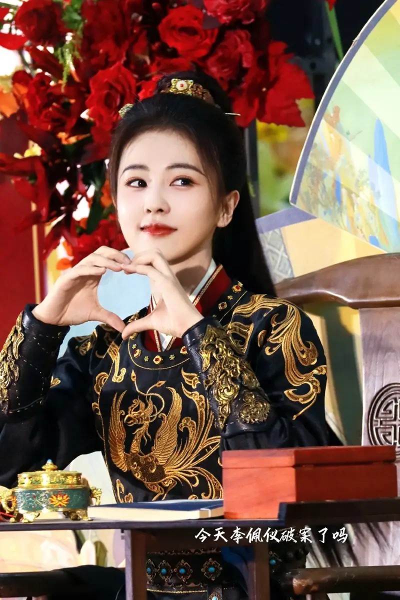 ‌梅根新视频引热议：人设太贪婪，观众吐槽不断‌