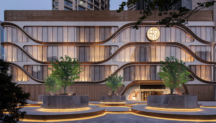 花1000元买个丑杯子，打工人靠它装松弛