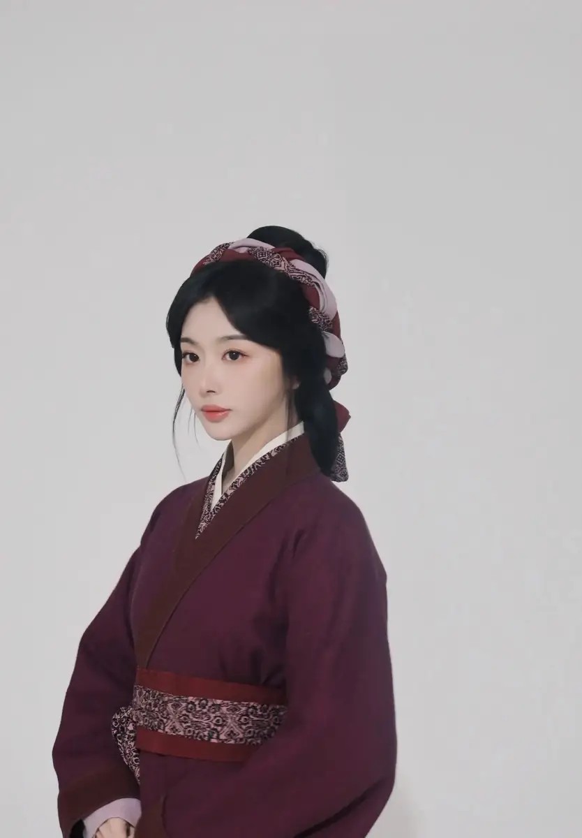 陈尊佑大学毕业，毕业季最大悬念：亲爹的祝福文案比本人还抢戏！