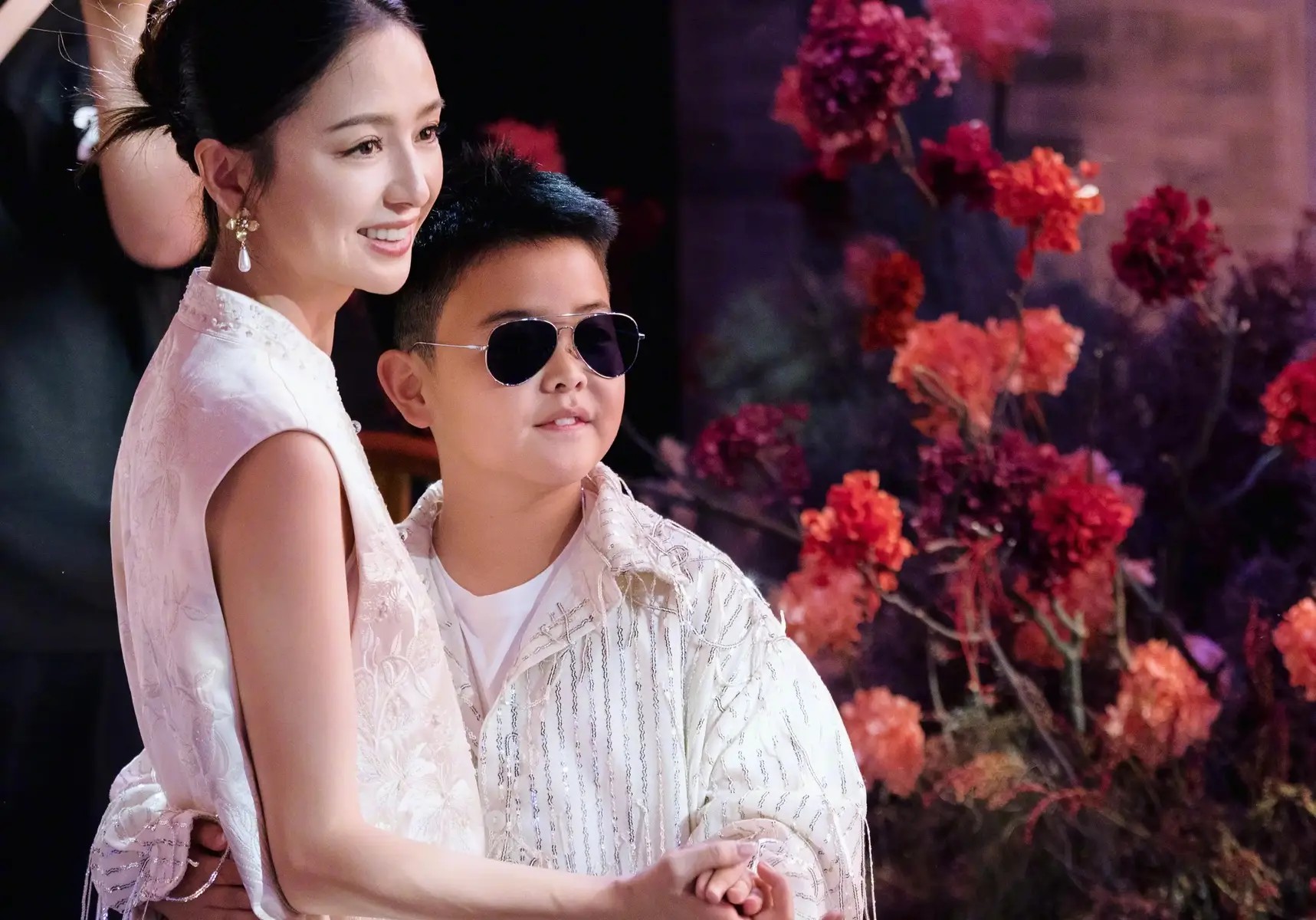 大湾区音乐晚会：明星们真唱翻车、真唱惊艳、对嘴假唱全都有