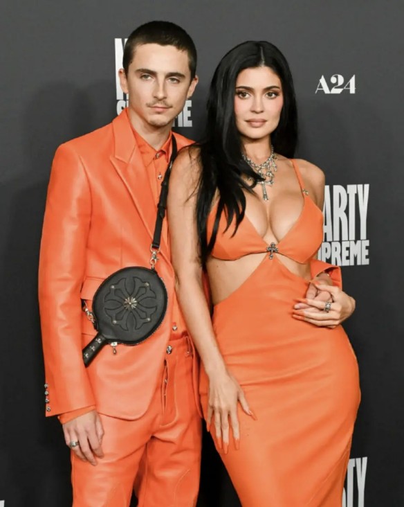 TVB前港姐冠军两年无戏可拍！传遭公司雪藏，本人罕见露面回应