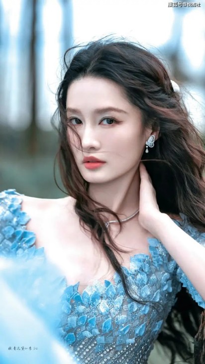 499的山姆羽绒服卖爆，1万的加拿大鹅滞销：这届中产，不为溢价买单了