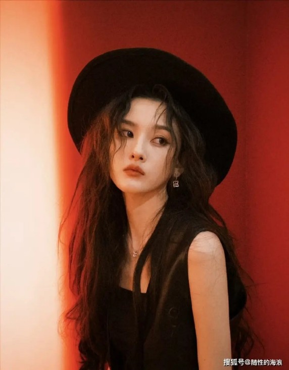 曝光！美国亿万大亨的巴黎秘密巢穴，18个房间藏着多少权贵丑闻？