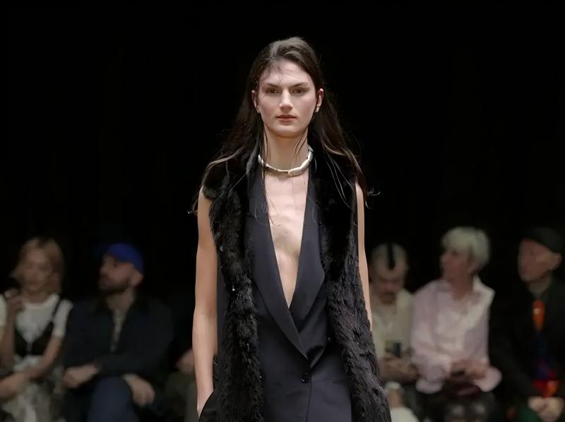 别“对齐颗粒度”了，最新研究：越爱说企业黑话，脑子越不好使