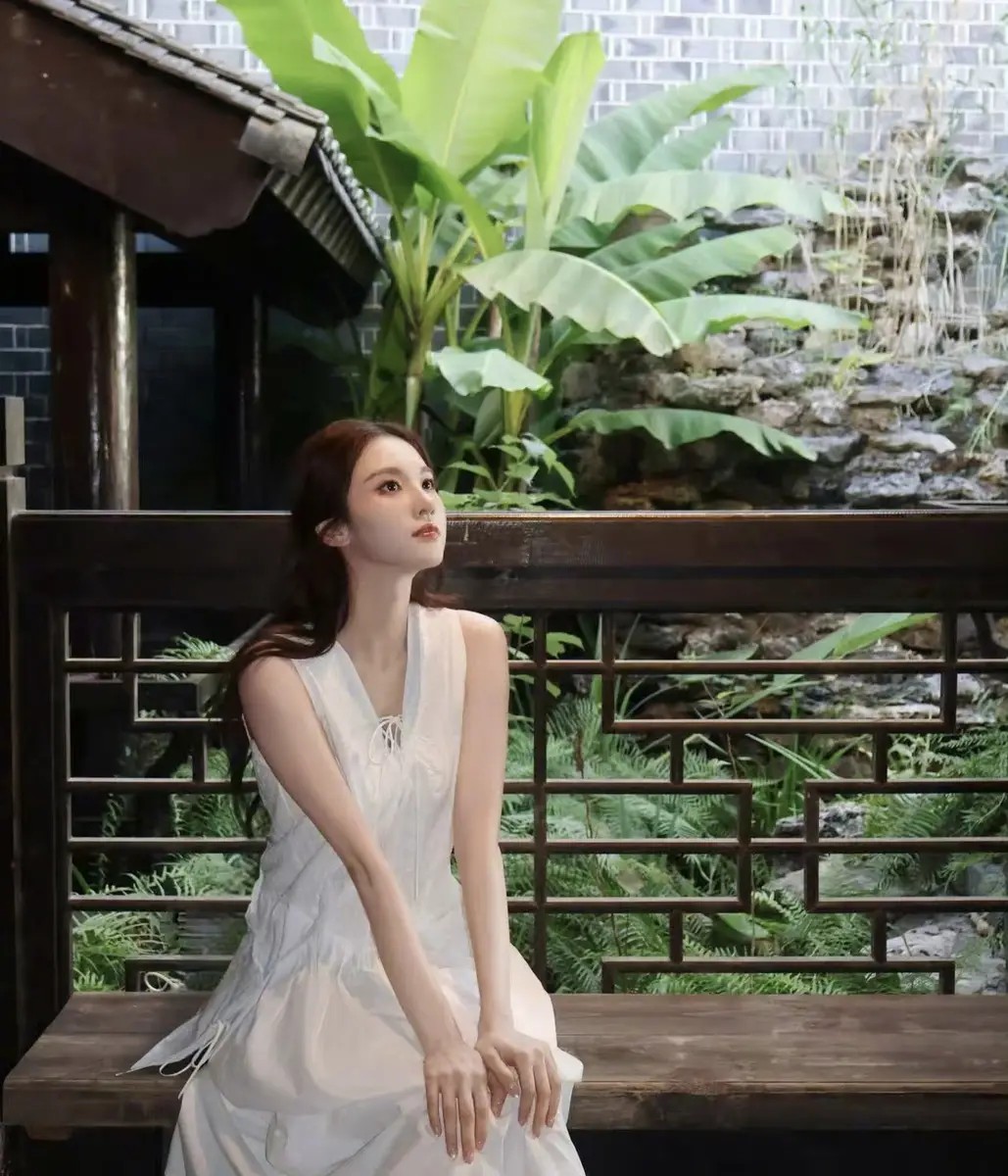 暖心双向奔赴！李亚鹏回应地铁吐血女孩捐款：心头久久难释然，双倍回馈善意